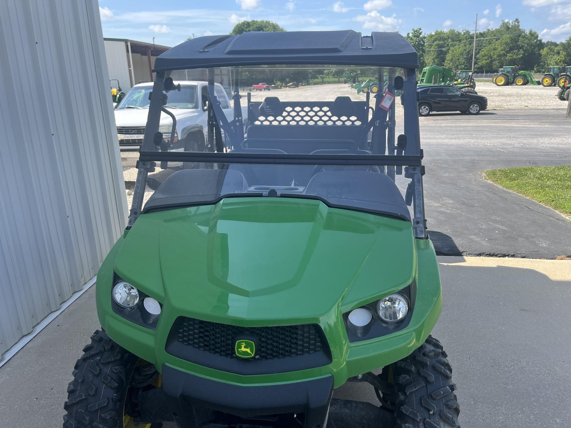 2024 John Deere XUV 590M S4 Image