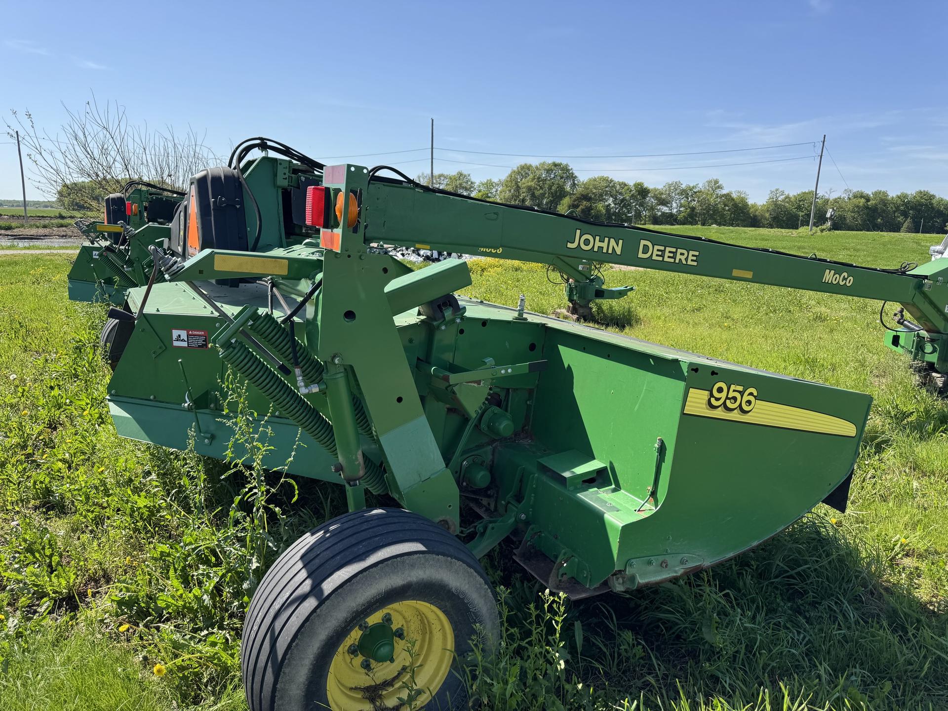 2016 John Deere 956 Image