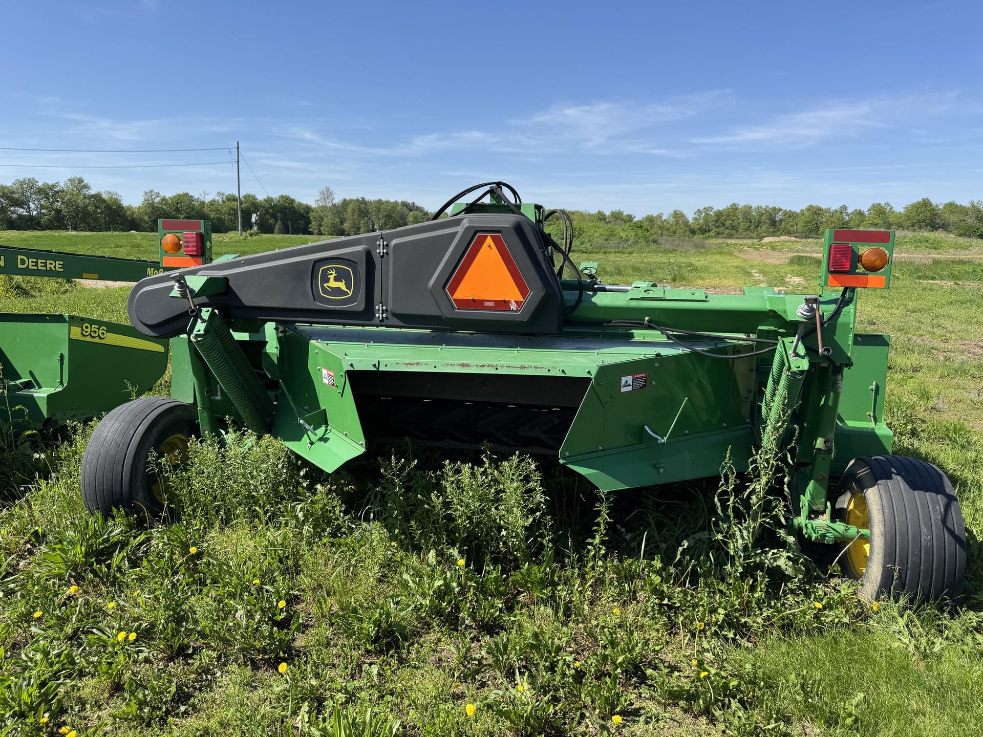 2016 John Deere 956 Image