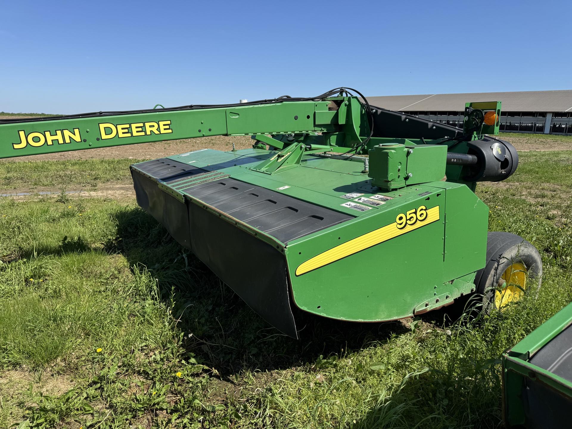 2016 John Deere 956 Image