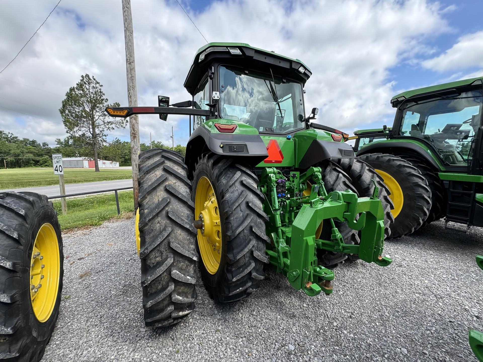 2024 John Deere 8R 340 Image