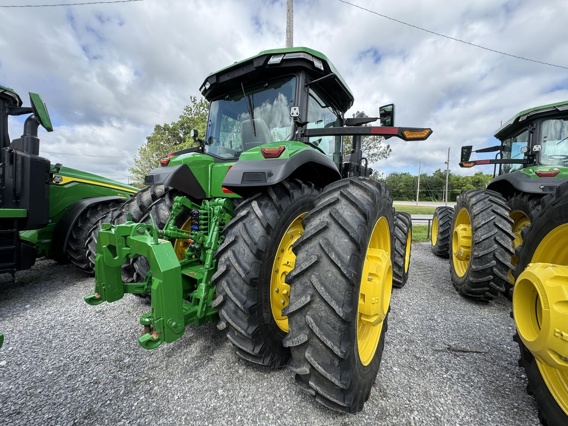 2024 John Deere 8R 340 Image