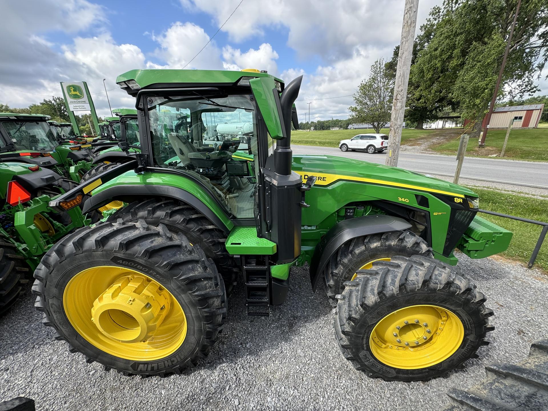 2024 John Deere 8R 340 Image