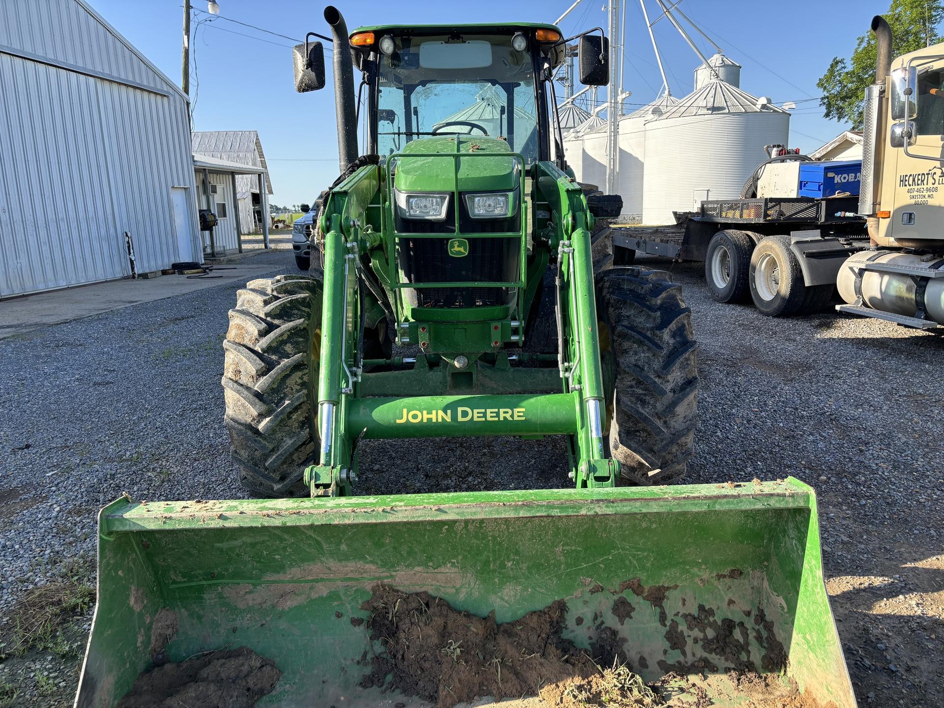 2021 John Deere 6135E Image