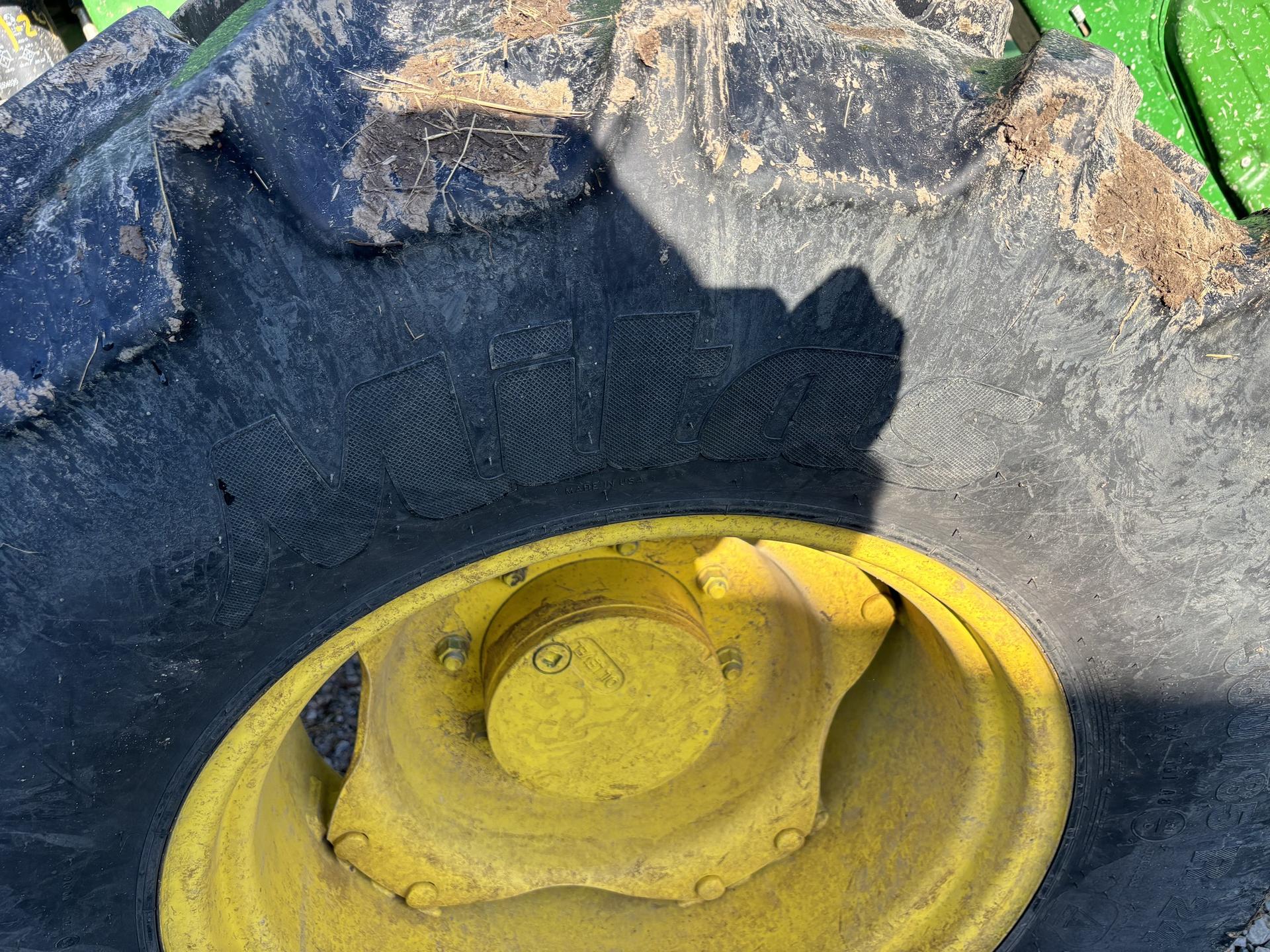 2021 John Deere 6135E Image