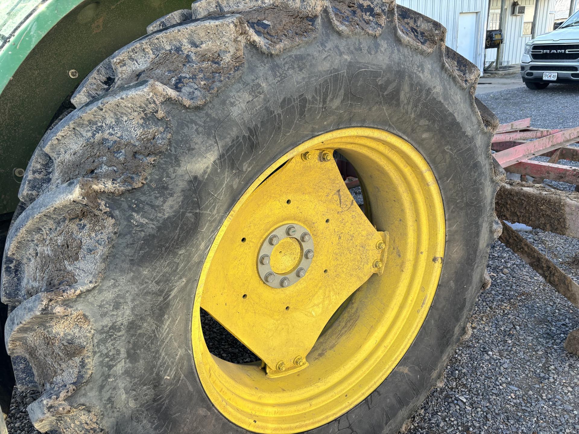 2021 John Deere 6135E Image