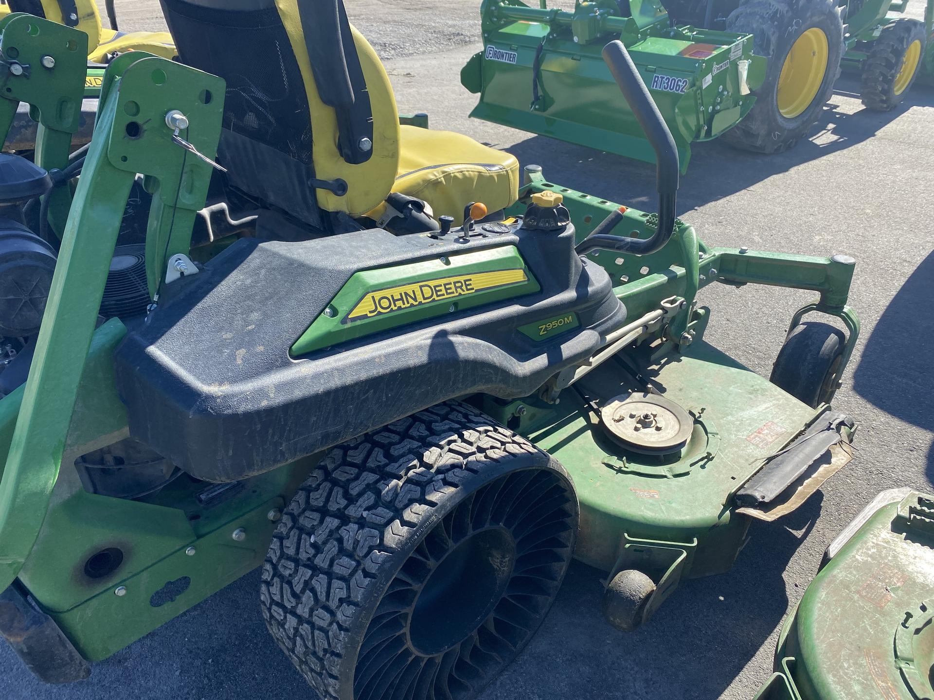 2022 John Deere Z950M Image