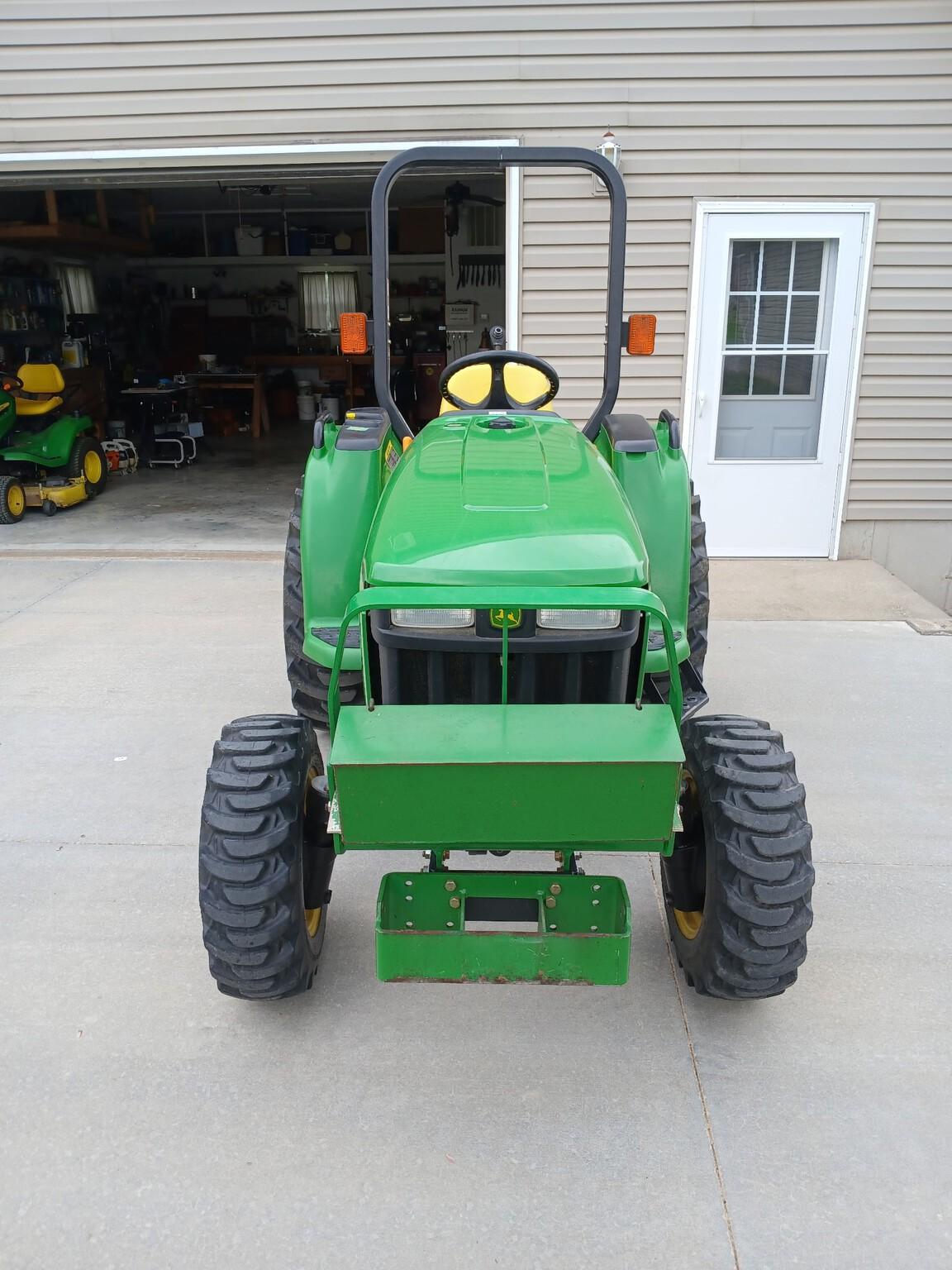 2010 John Deere 3032E Image
