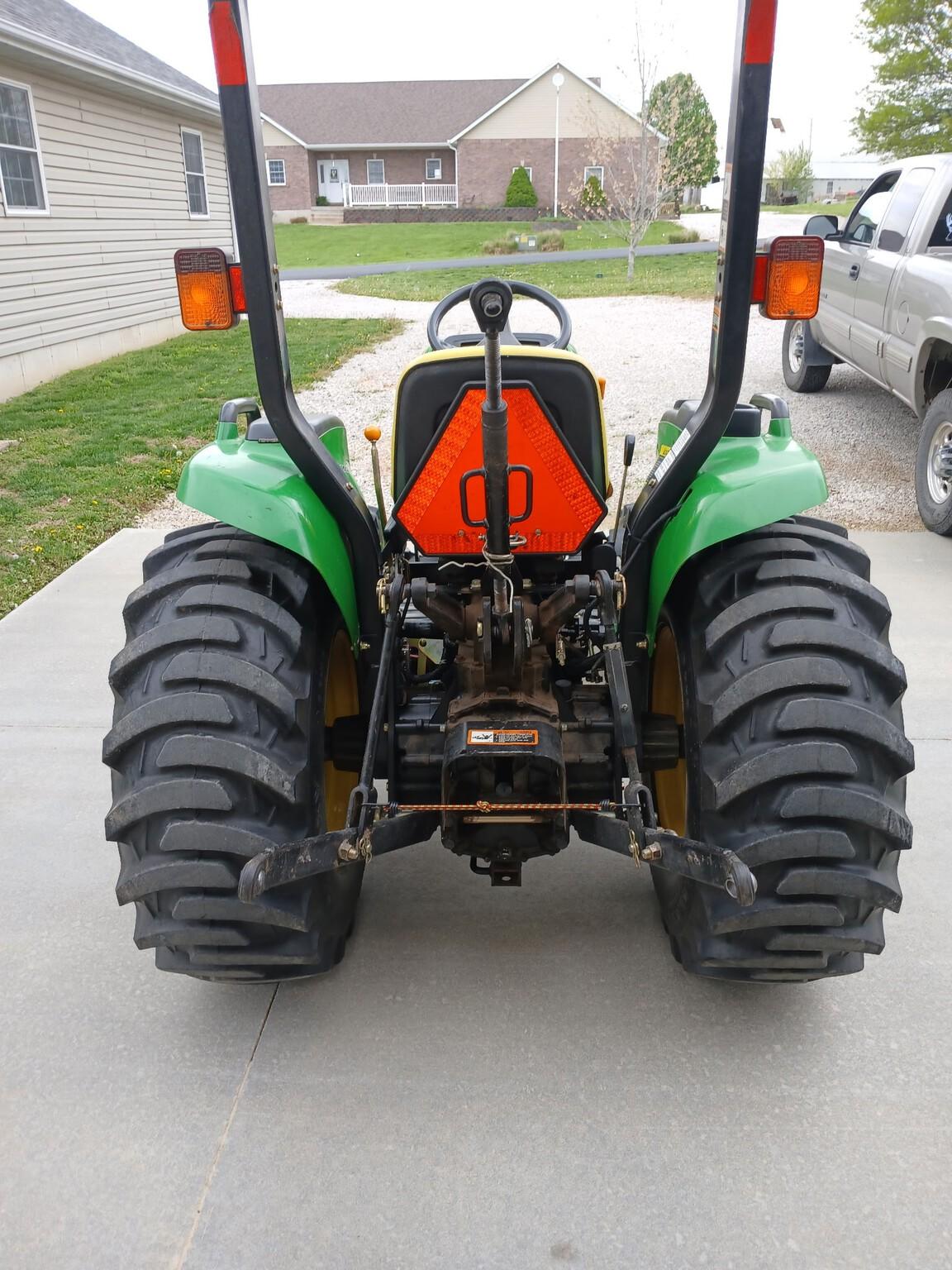 2010 John Deere 3032E Image