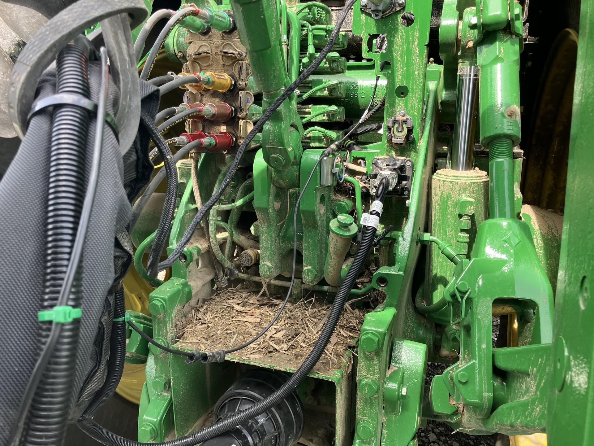 2024 John Deere 8R 310 Image