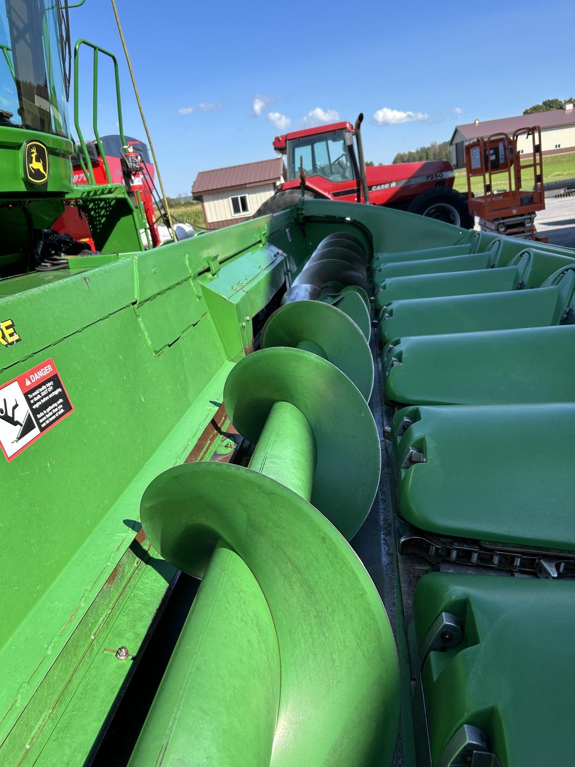 2010 John Deere 608C Image