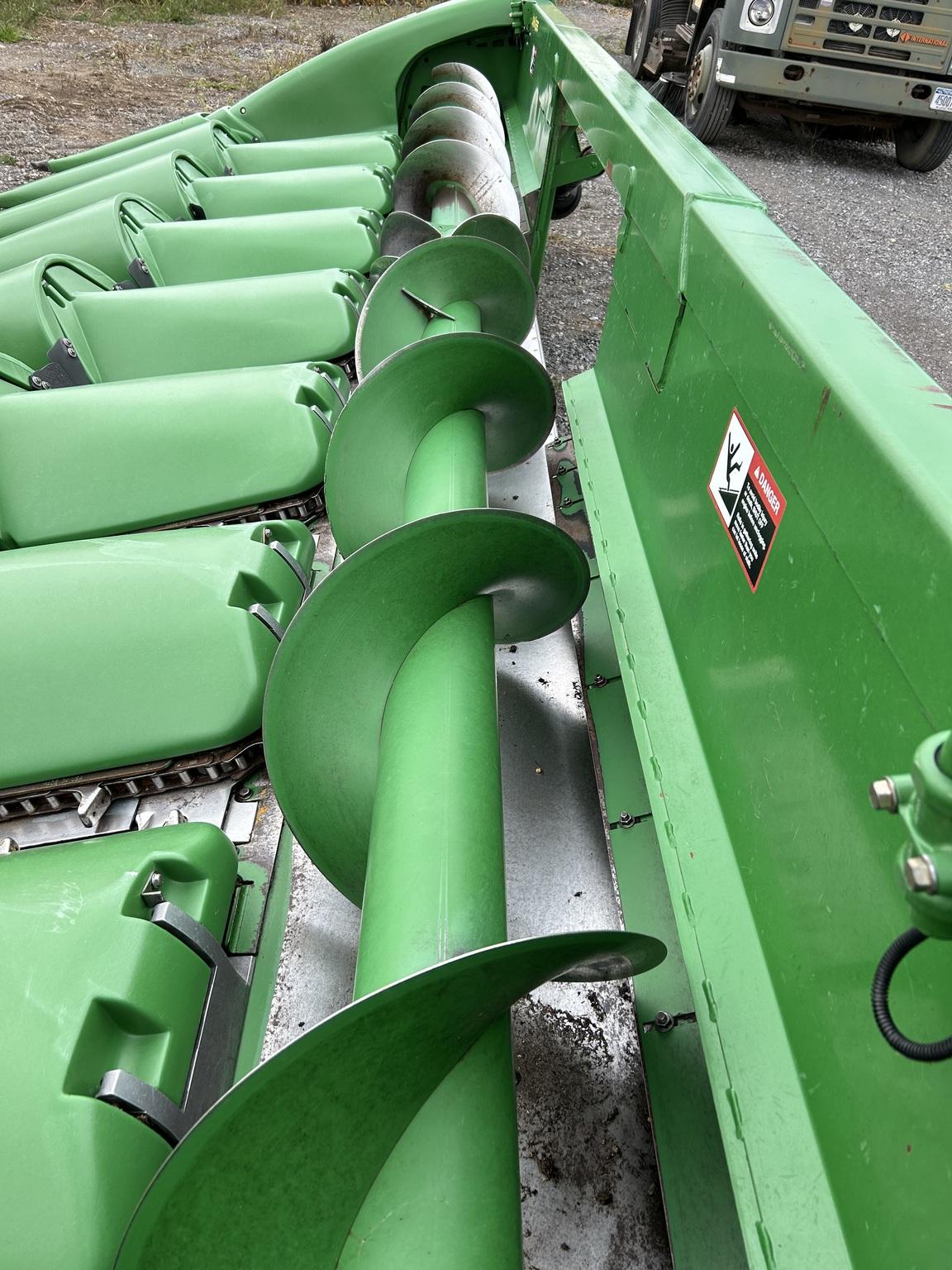 2010 John Deere 608C Image