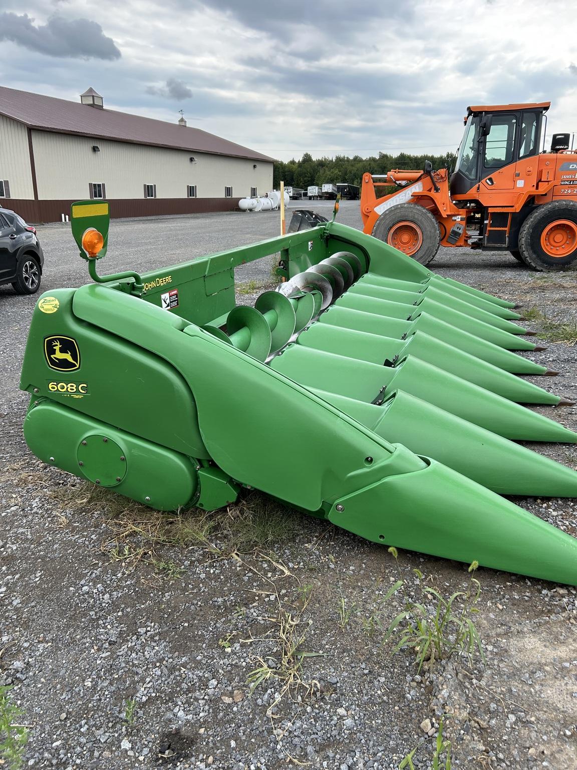 2010 John Deere 608C Image