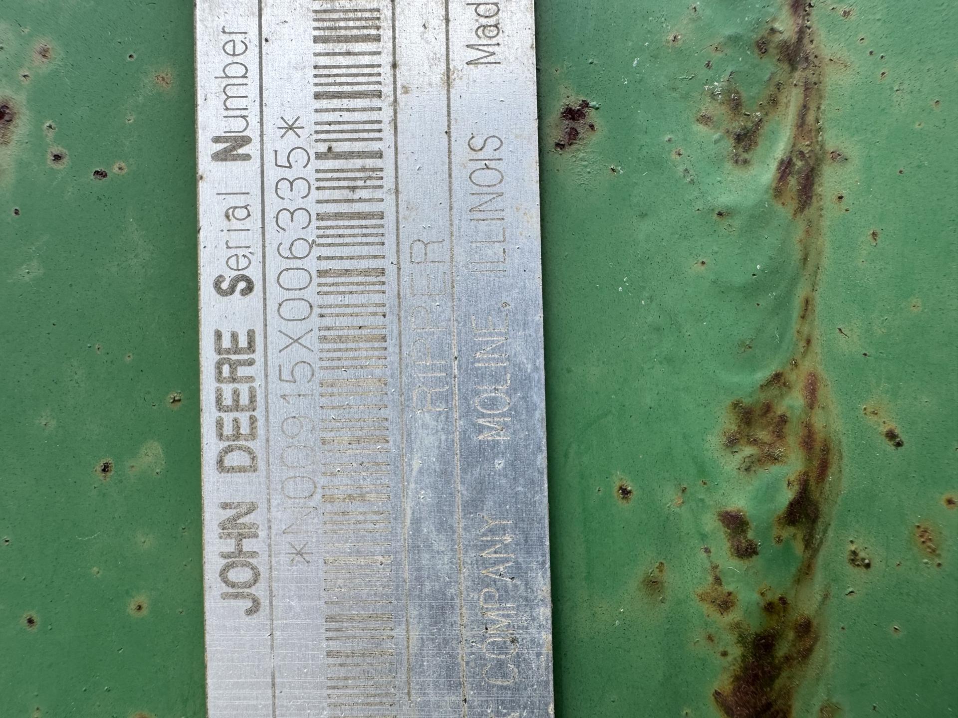 2002 John Deere 915 Image