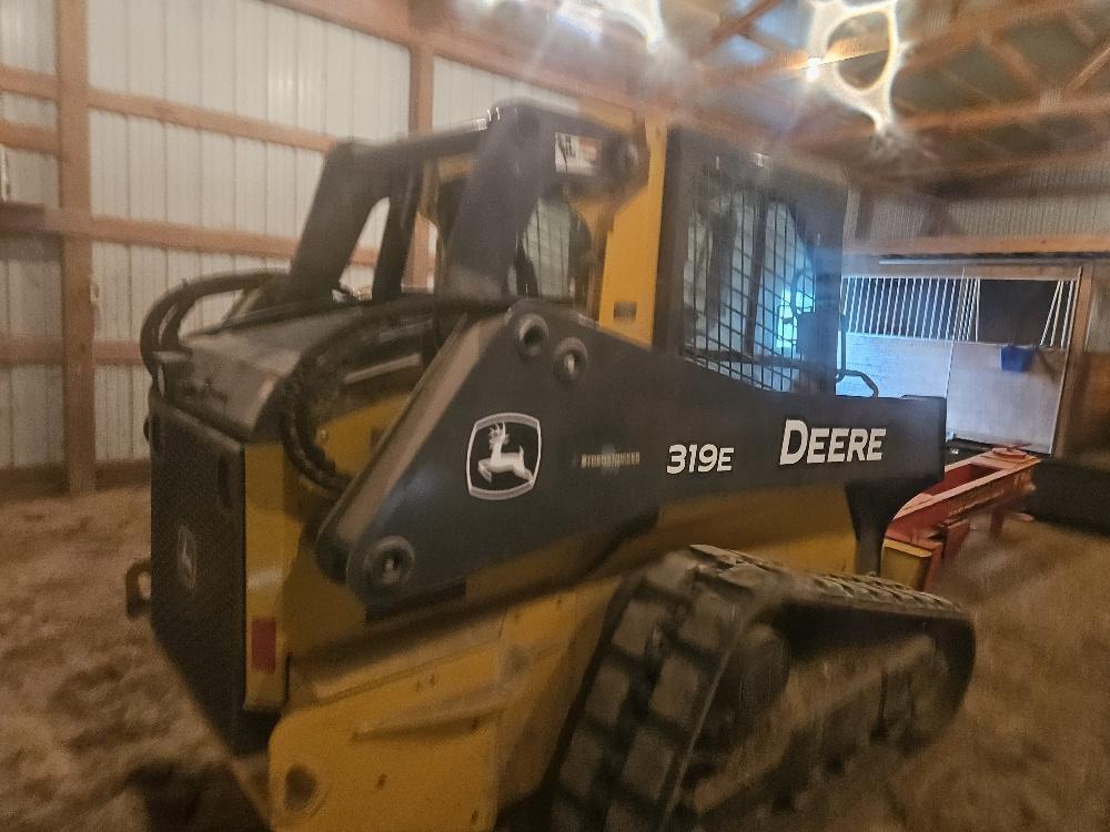 2015 John Deere 319E Image