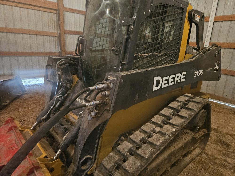 2015 John Deere 319E Image