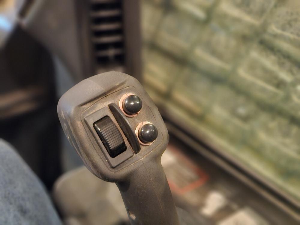 2015 John Deere 319E Image