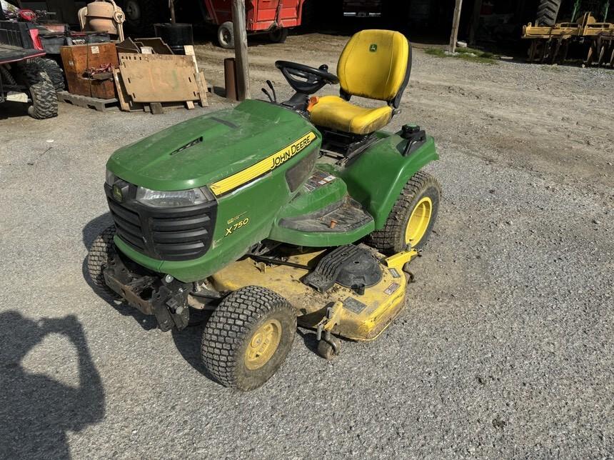 2021 John Deere X750 Image