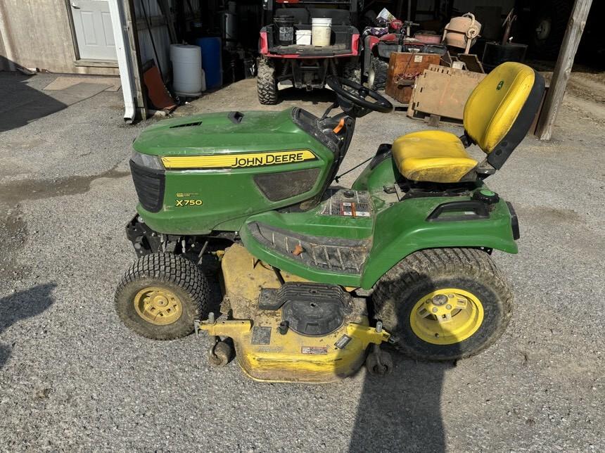 2021 John Deere X750 Image
