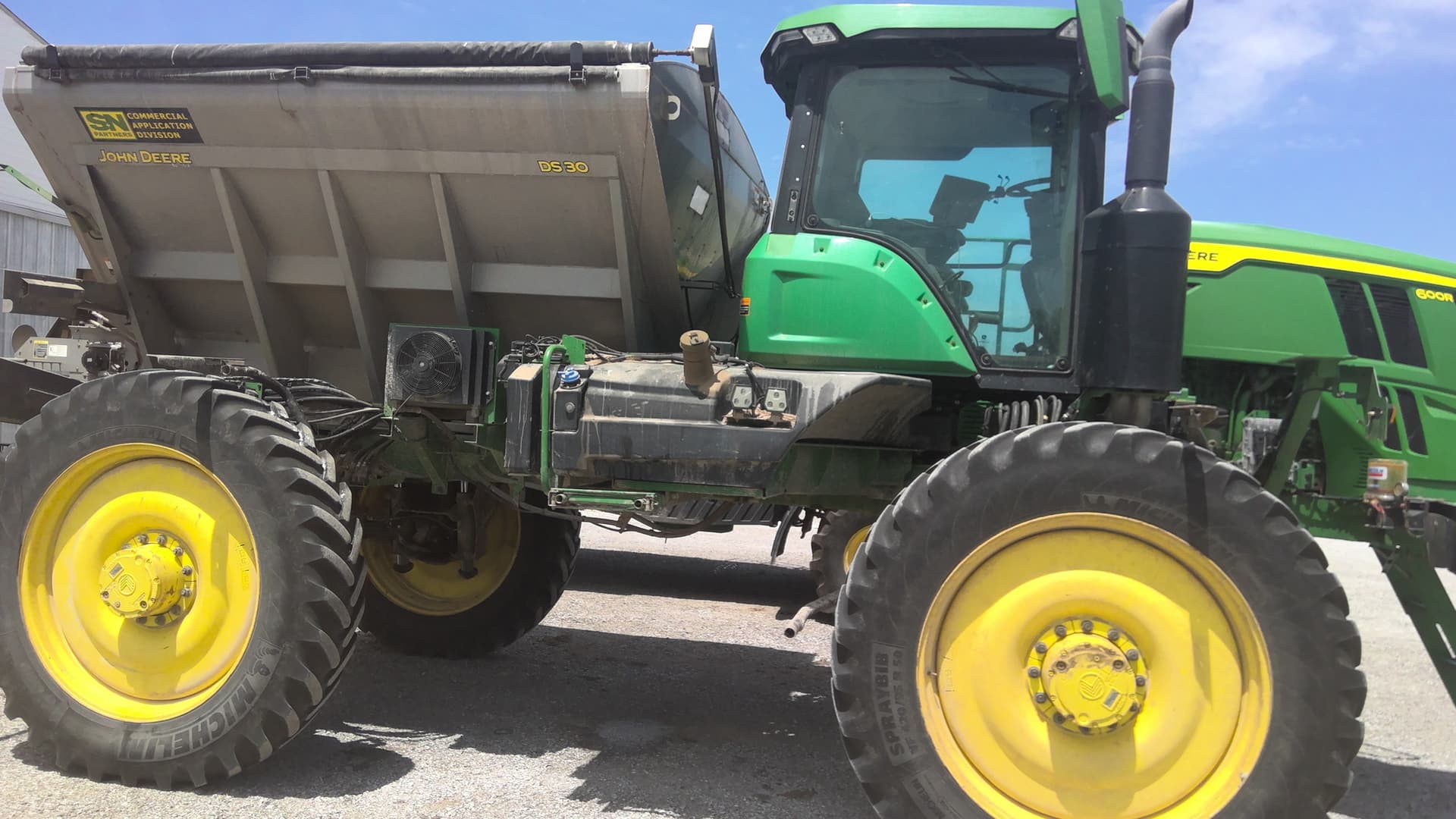 2022 John Deere 600R Image