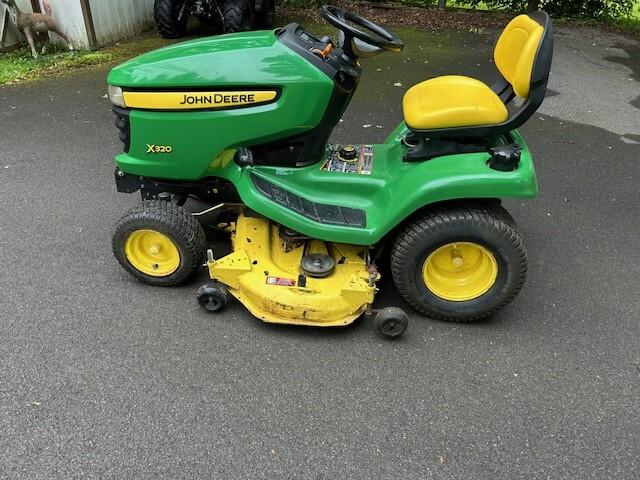 2008 John Deere X320 Image