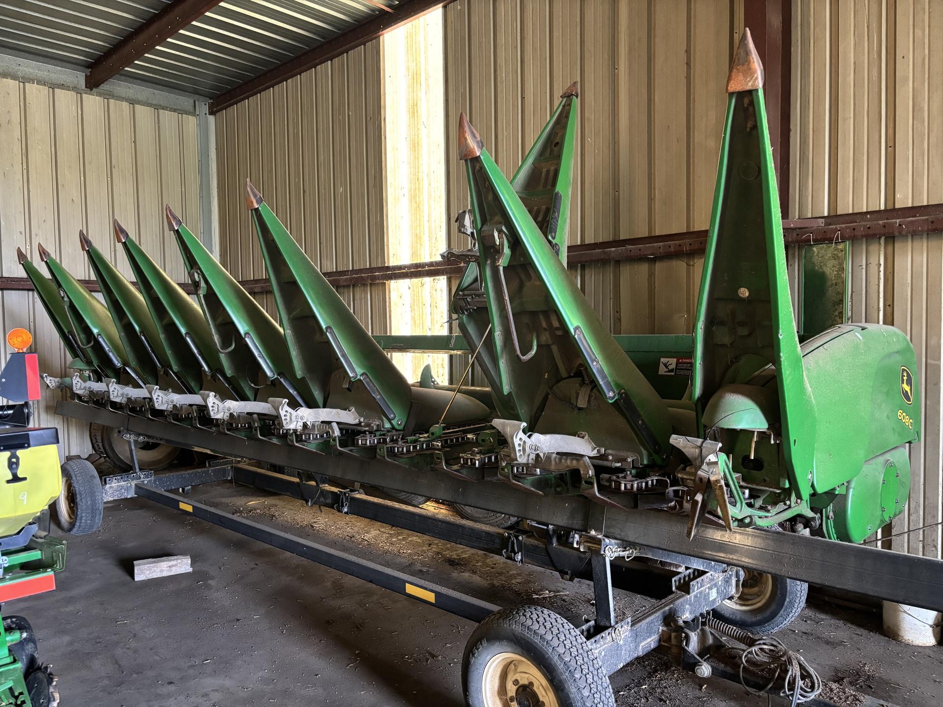 2008 John Deere 608C Image