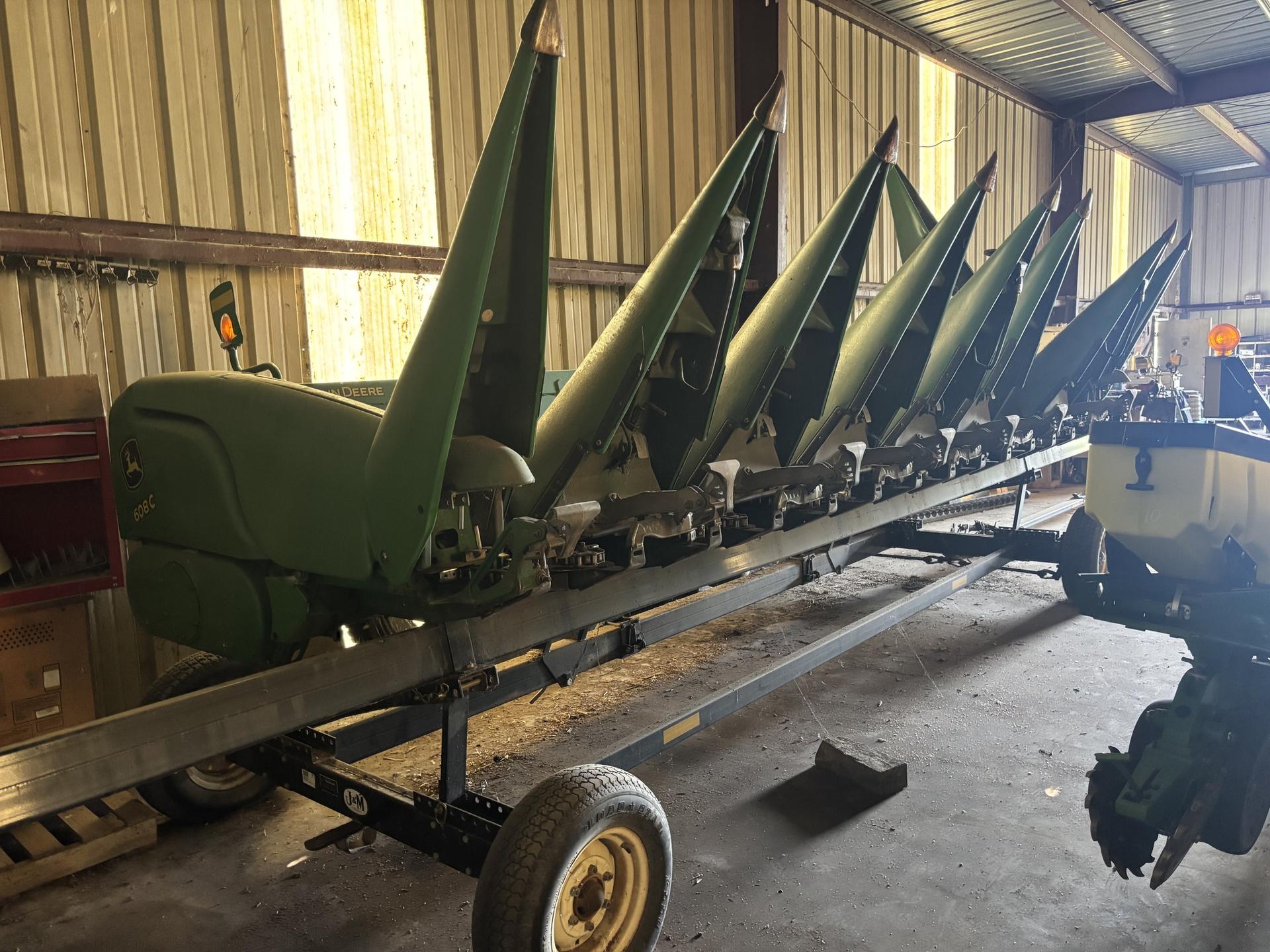 2008 John Deere 608C Image
