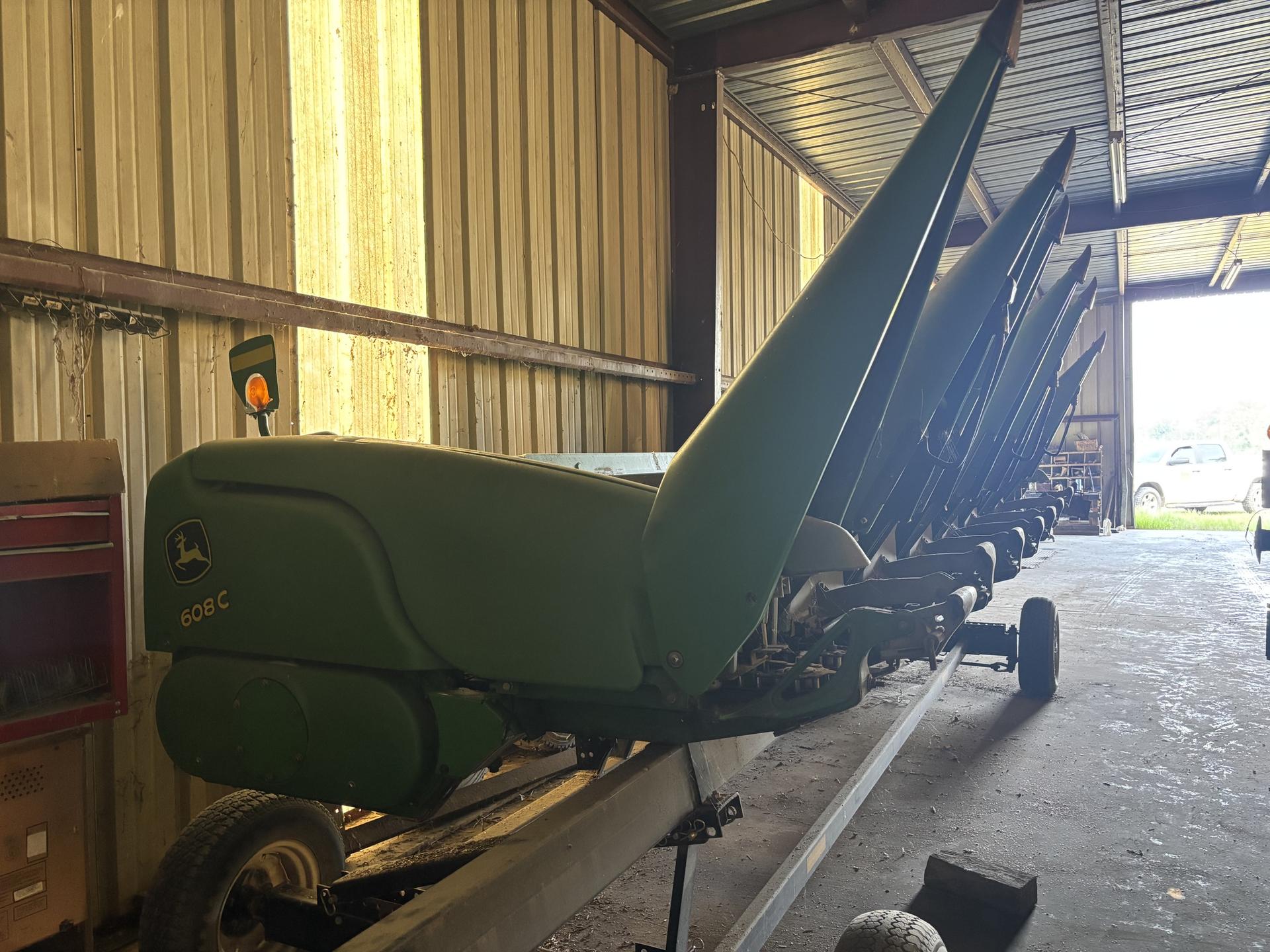 2008 John Deere 608C Image