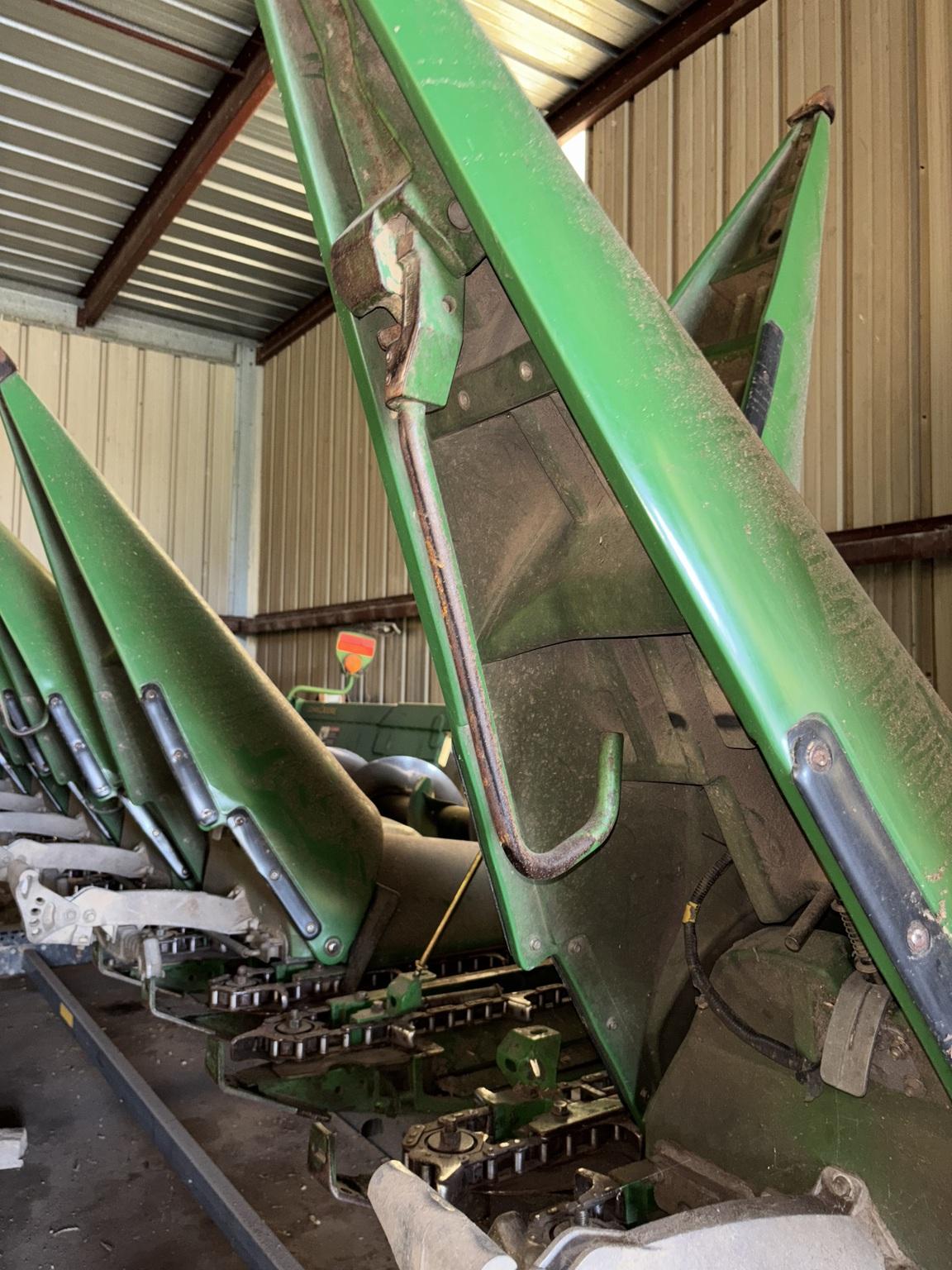 2008 John Deere 608C Image