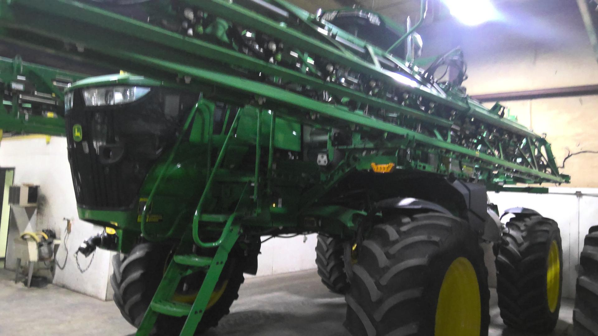 2022 John Deere 412R Image