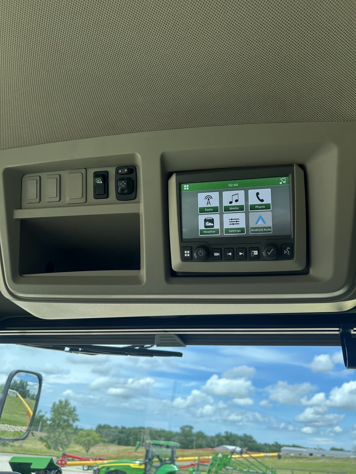 2022 John Deere 412R Image