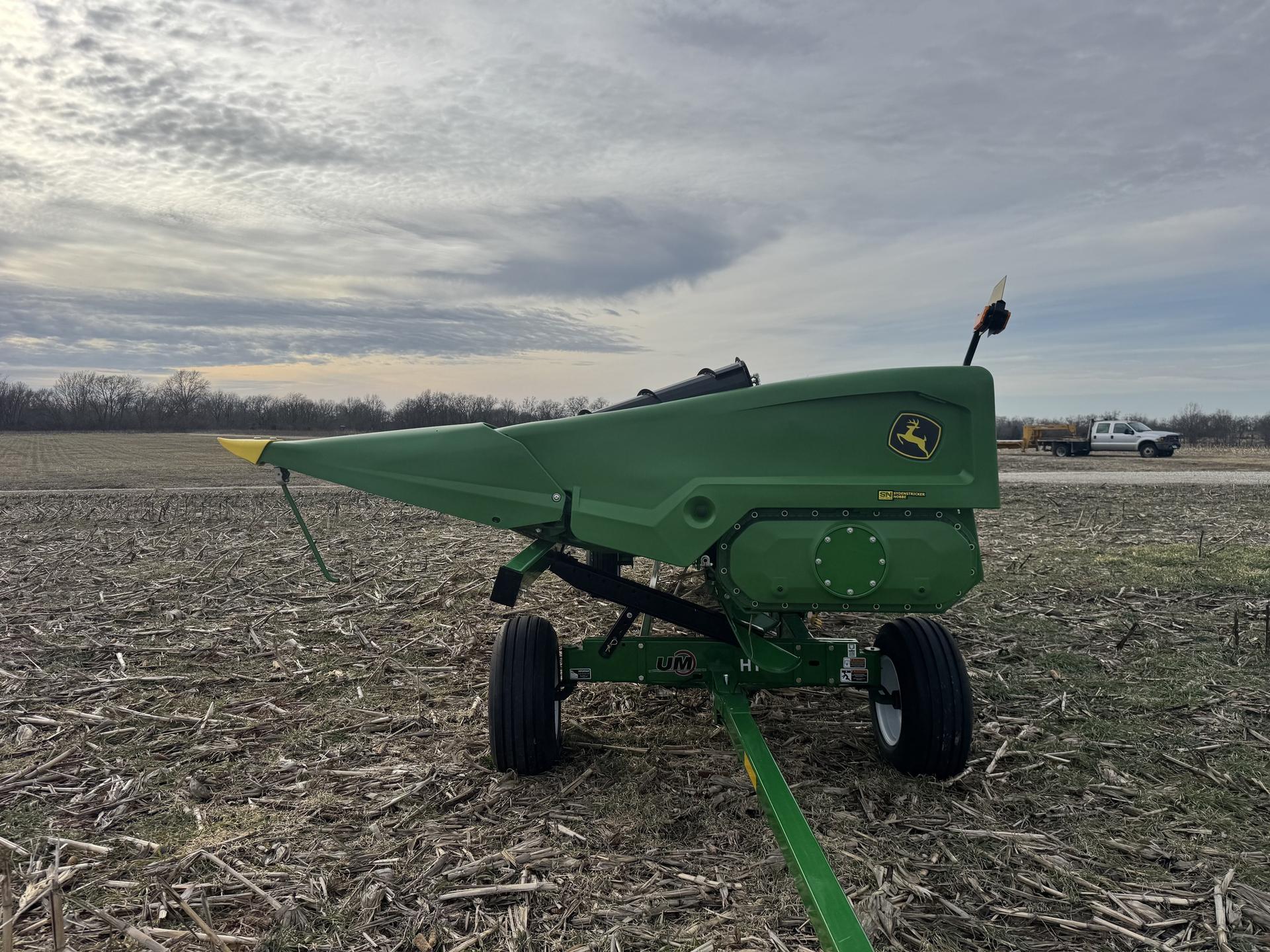 2024 John Deere C8R Image