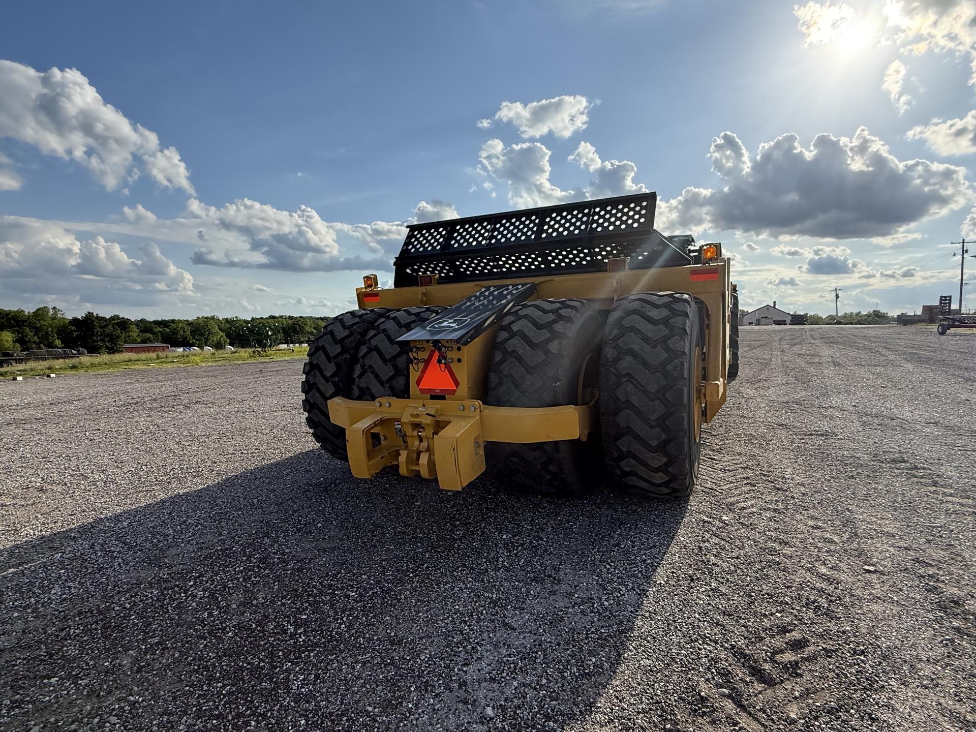 2024 John Deere 2412D E Image