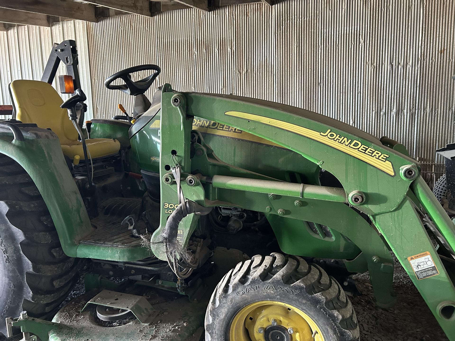 2012 John Deere 3520 Image
