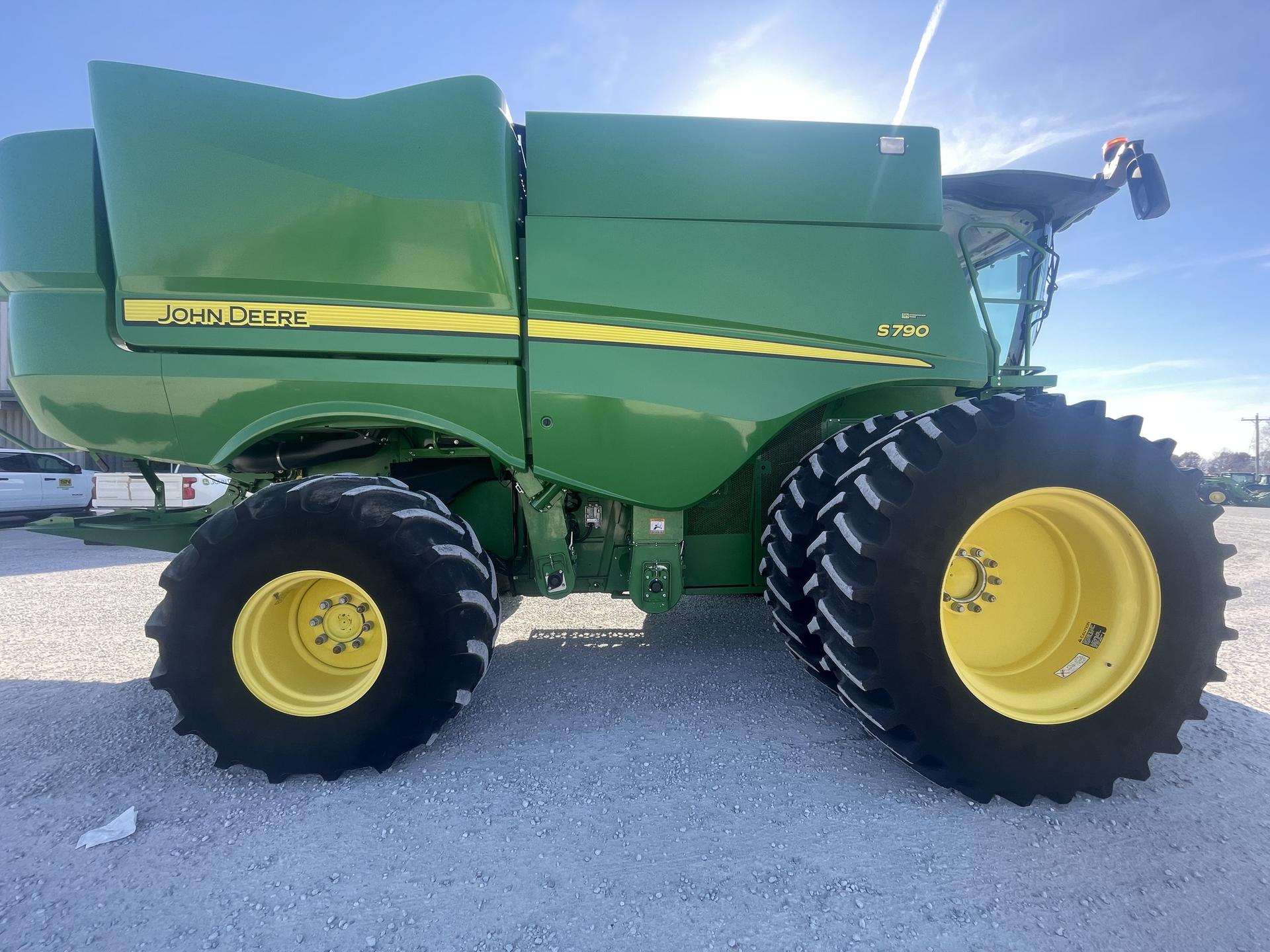 2018 John Deere S790 Image