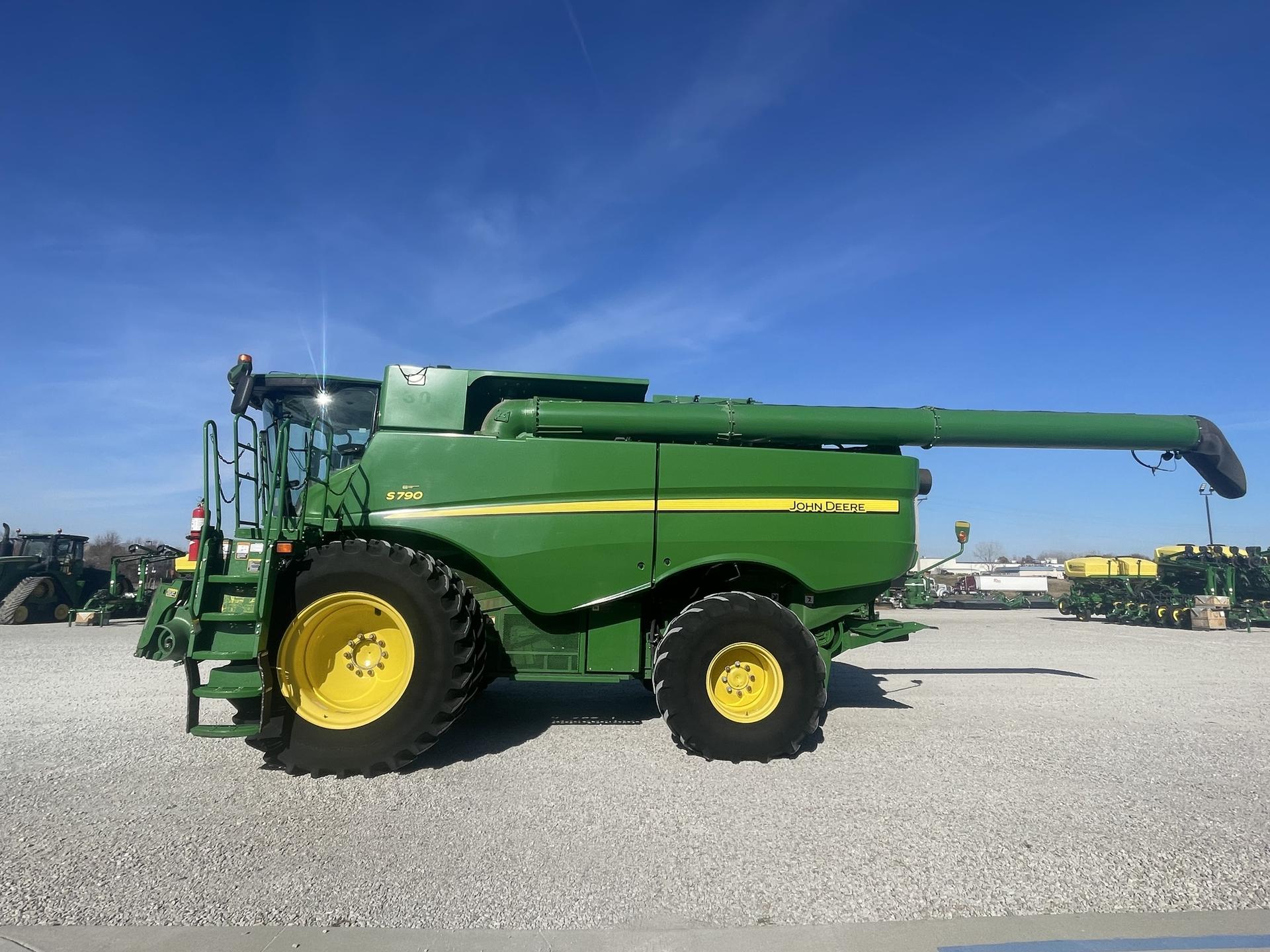 2018 John Deere S790 Image