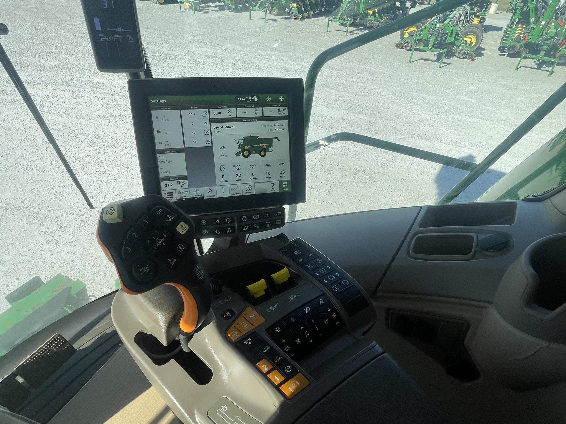 2018 John Deere S790 Image