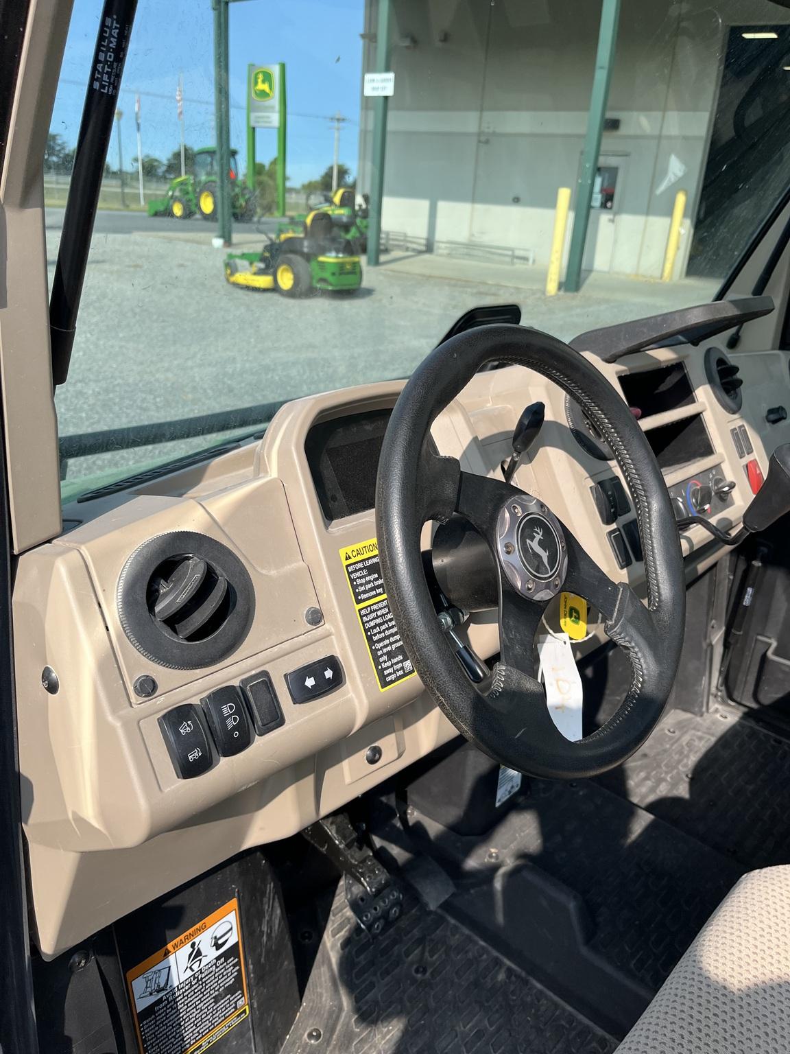 2020 John Deere XUV 835R Image