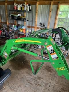 2010 John Deere 2320 Image