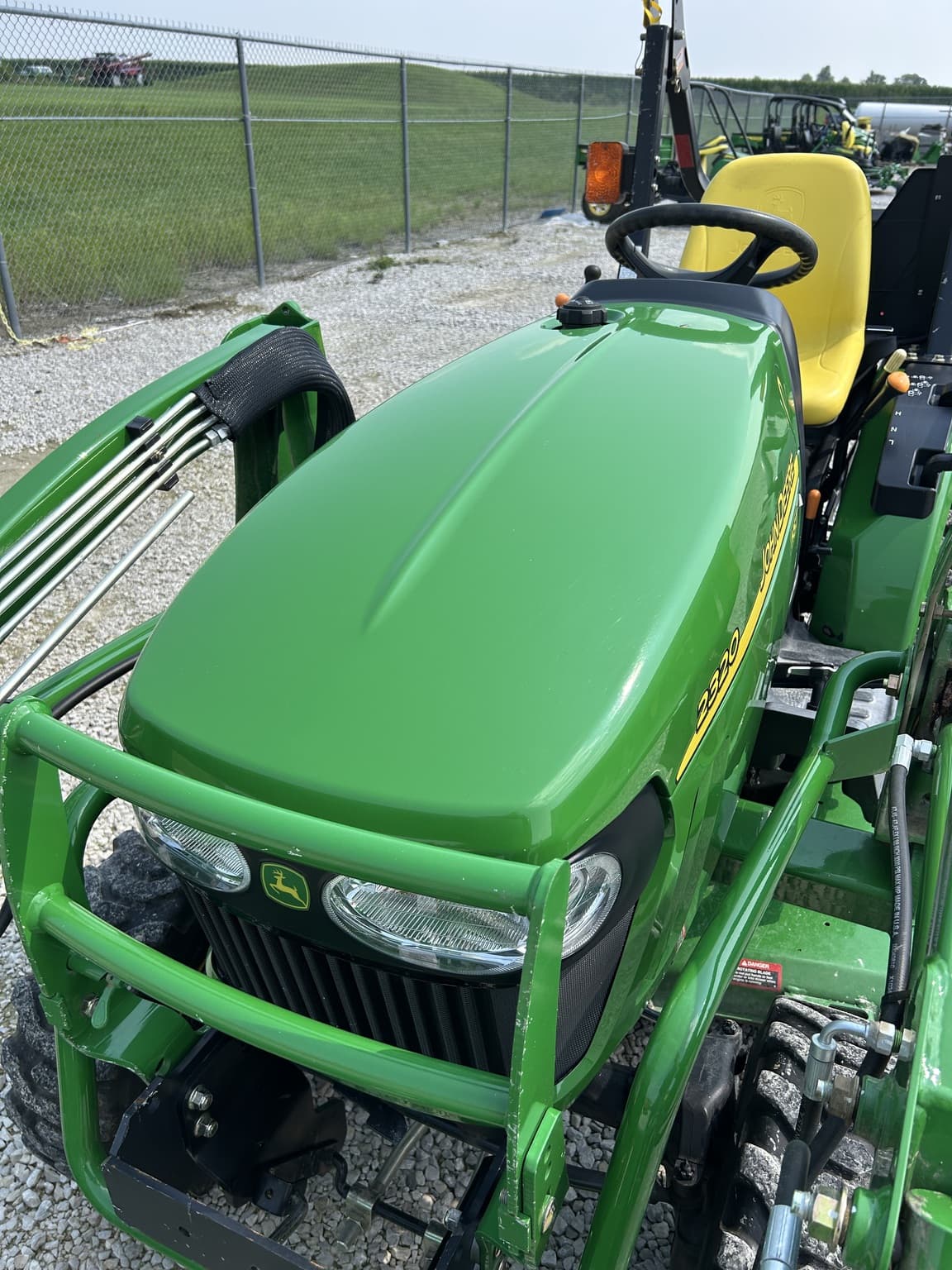 2010 John Deere 2320 Image