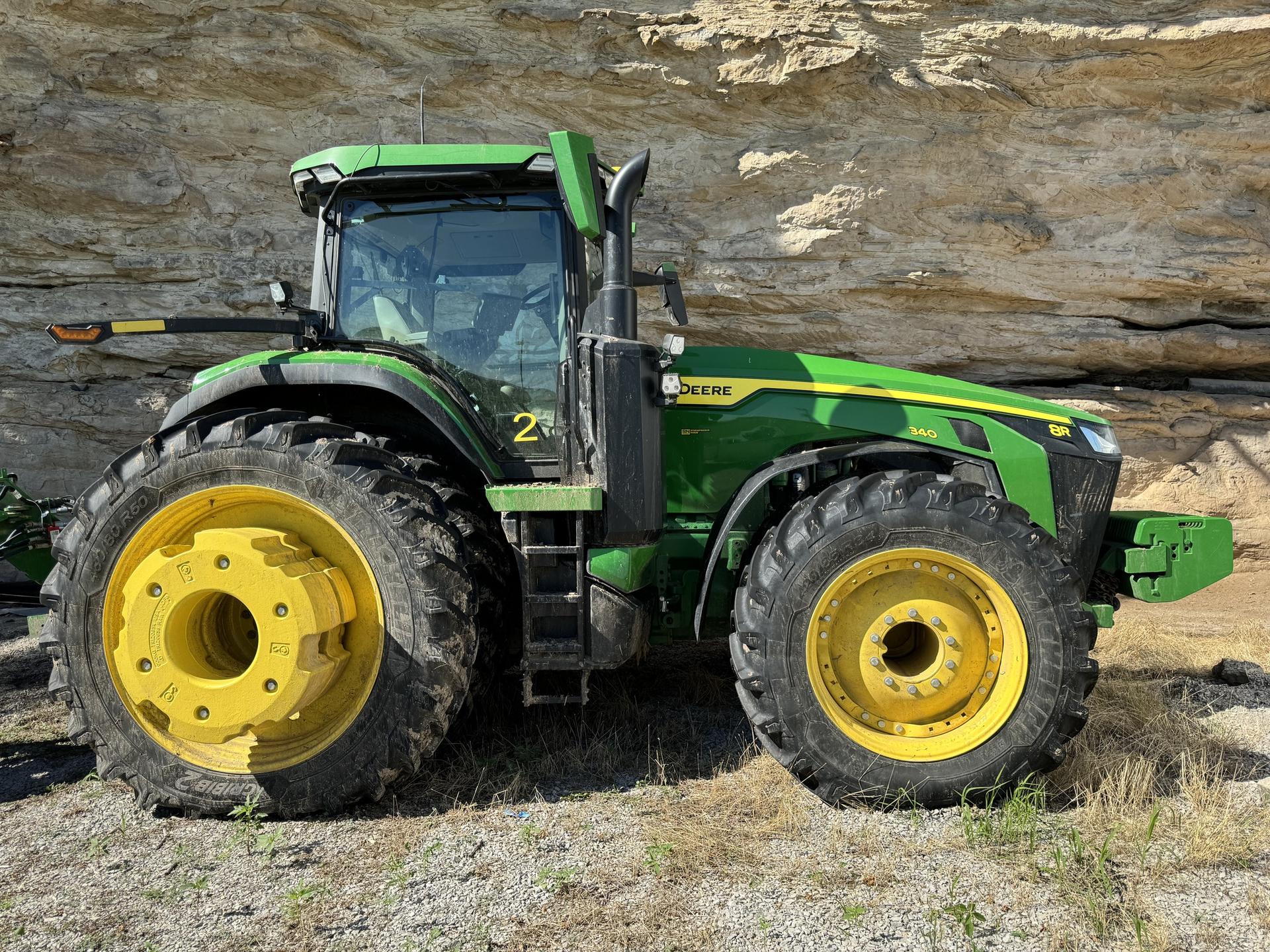 2023 John Deere 8R 340 Image