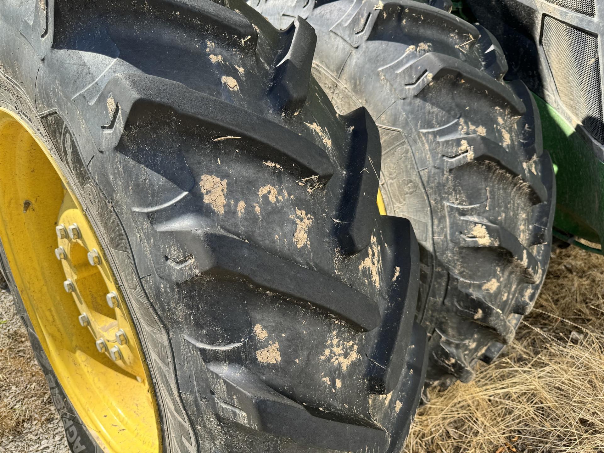 2023 John Deere 8R 340 Image