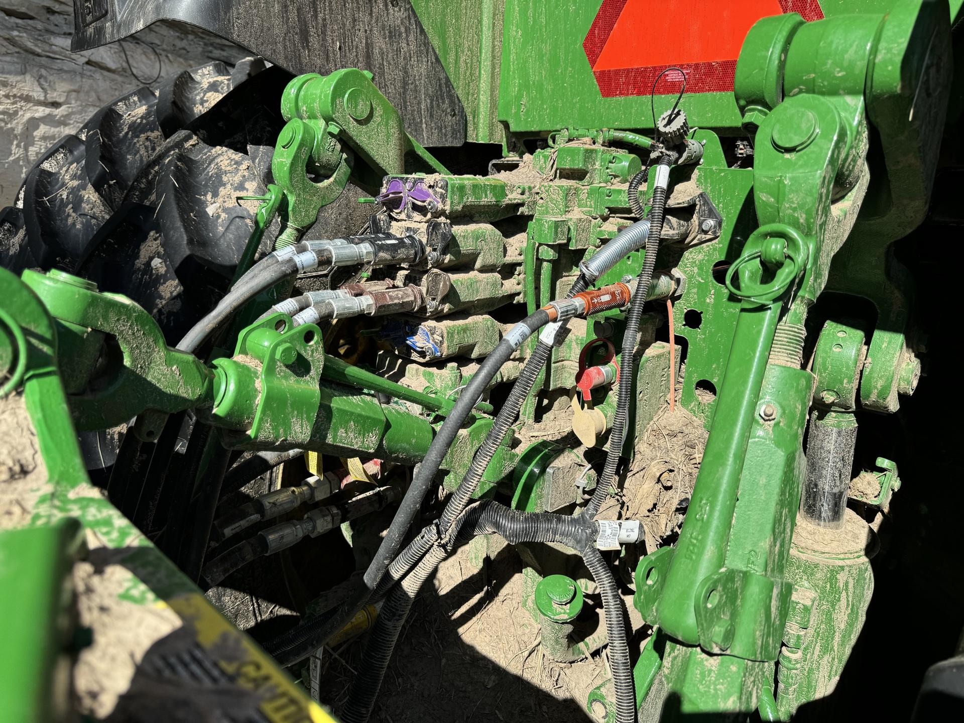 2023 John Deere 8R 340 Image