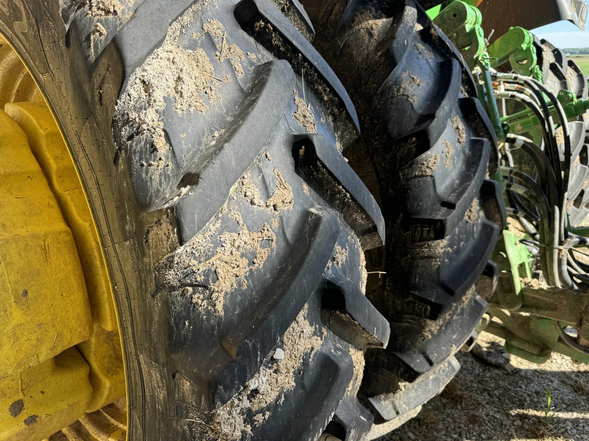 2023 John Deere 8R 340 Image