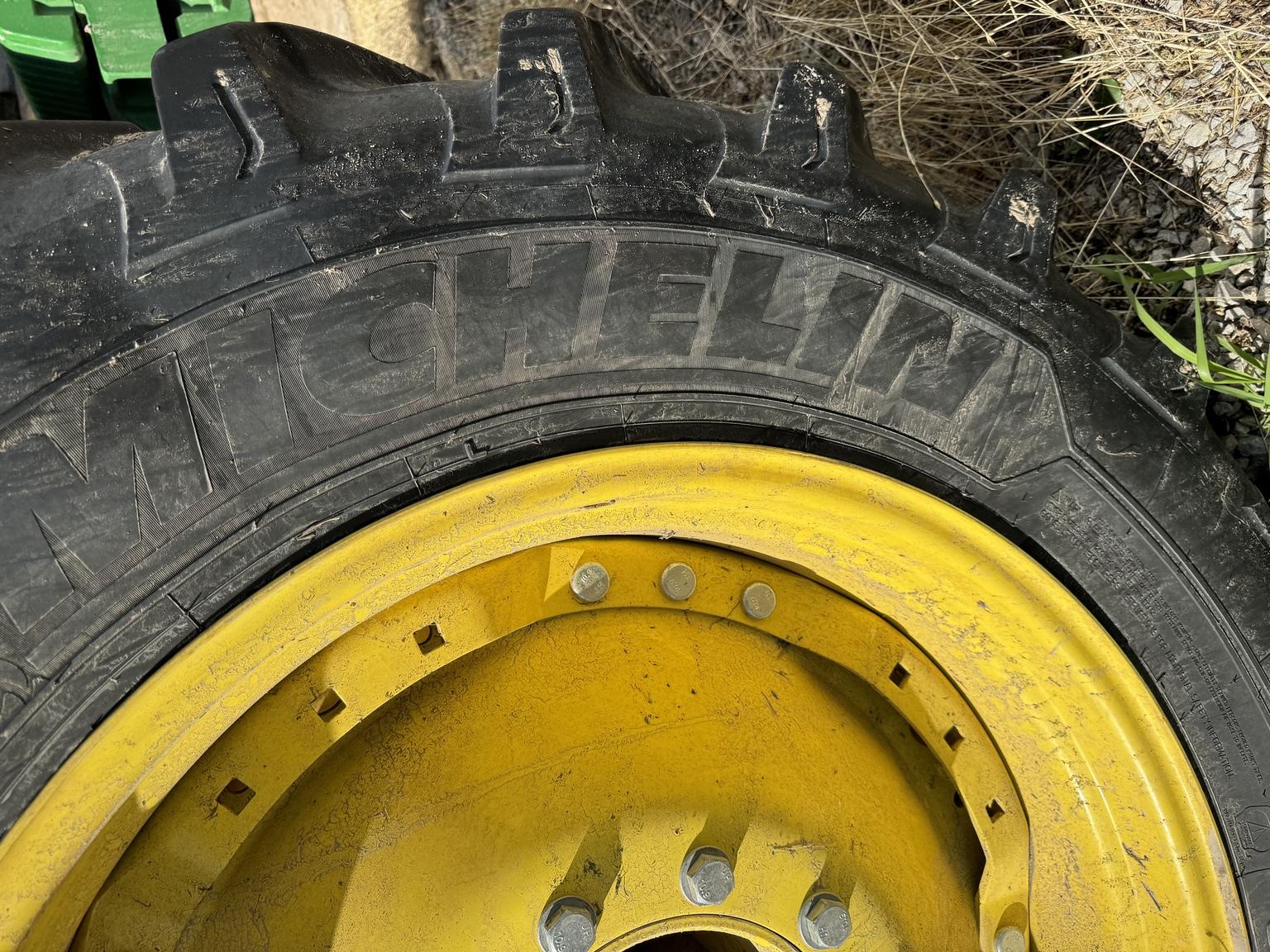 2023 John Deere 8R 340 Image