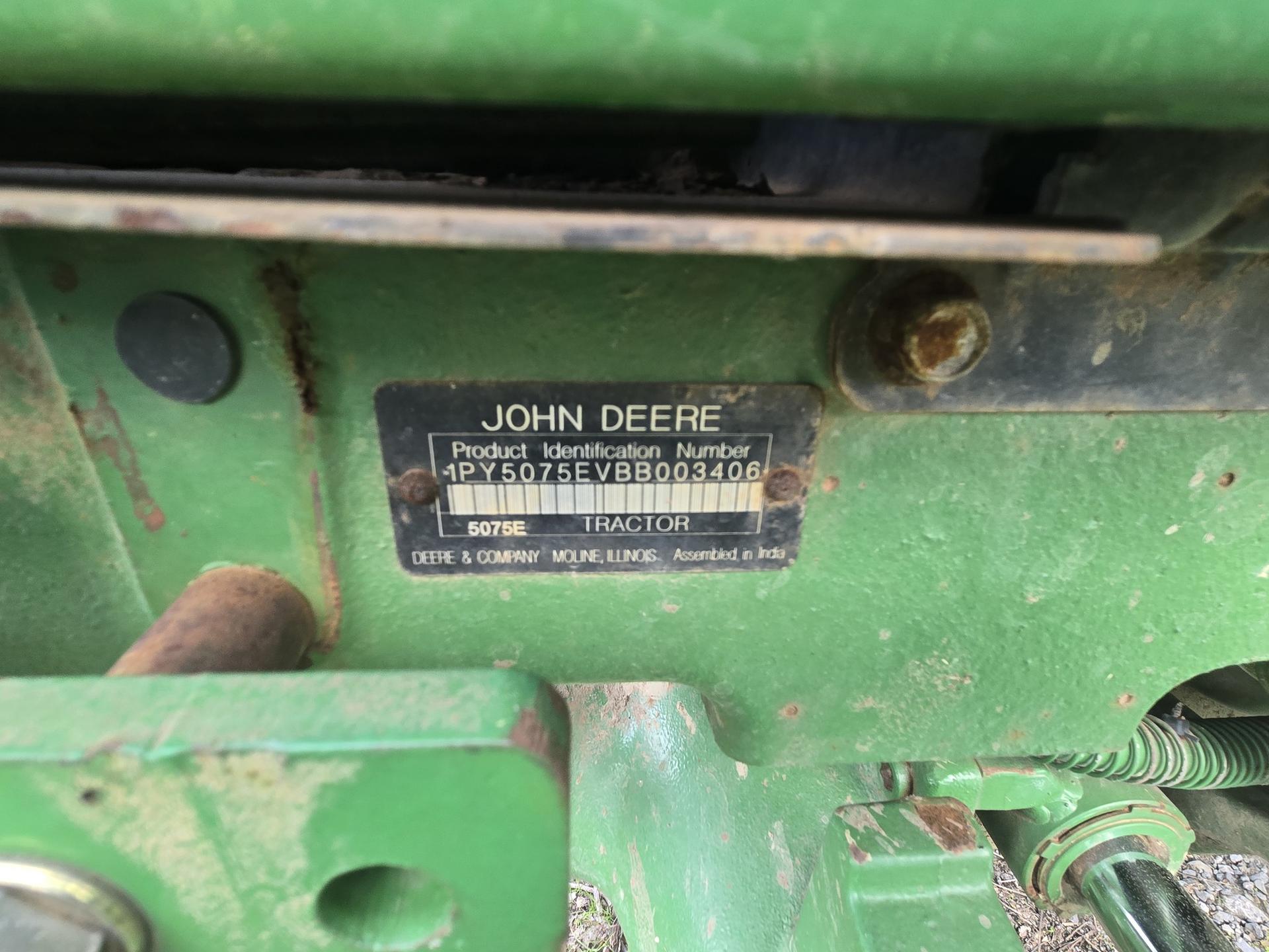 2011 John Deere 5075E Image