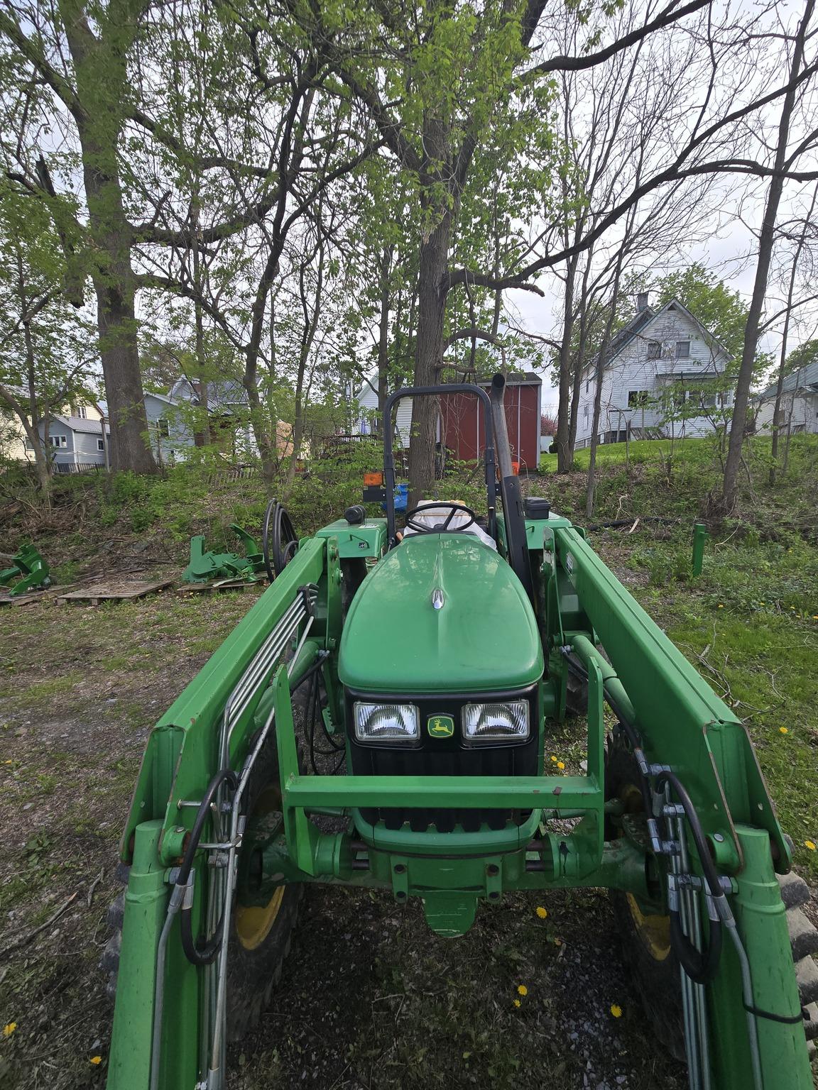 2011 John Deere 5075E Image