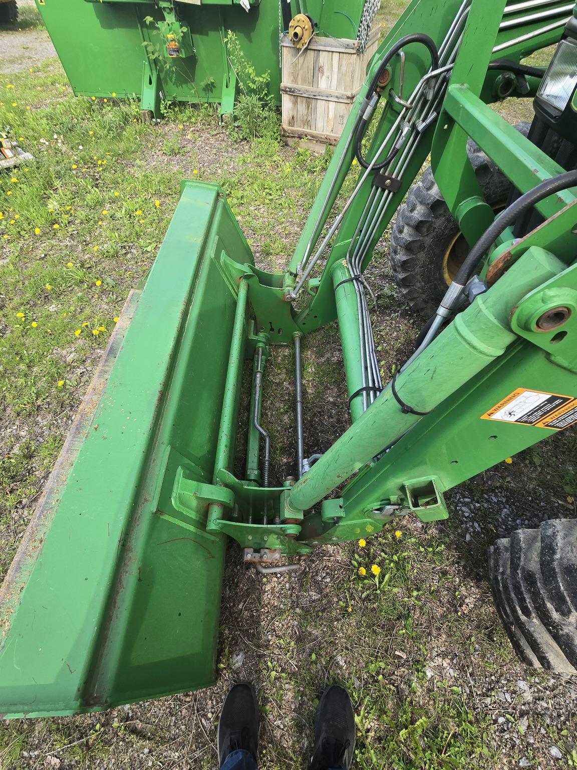 2011 John Deere 5075E Image