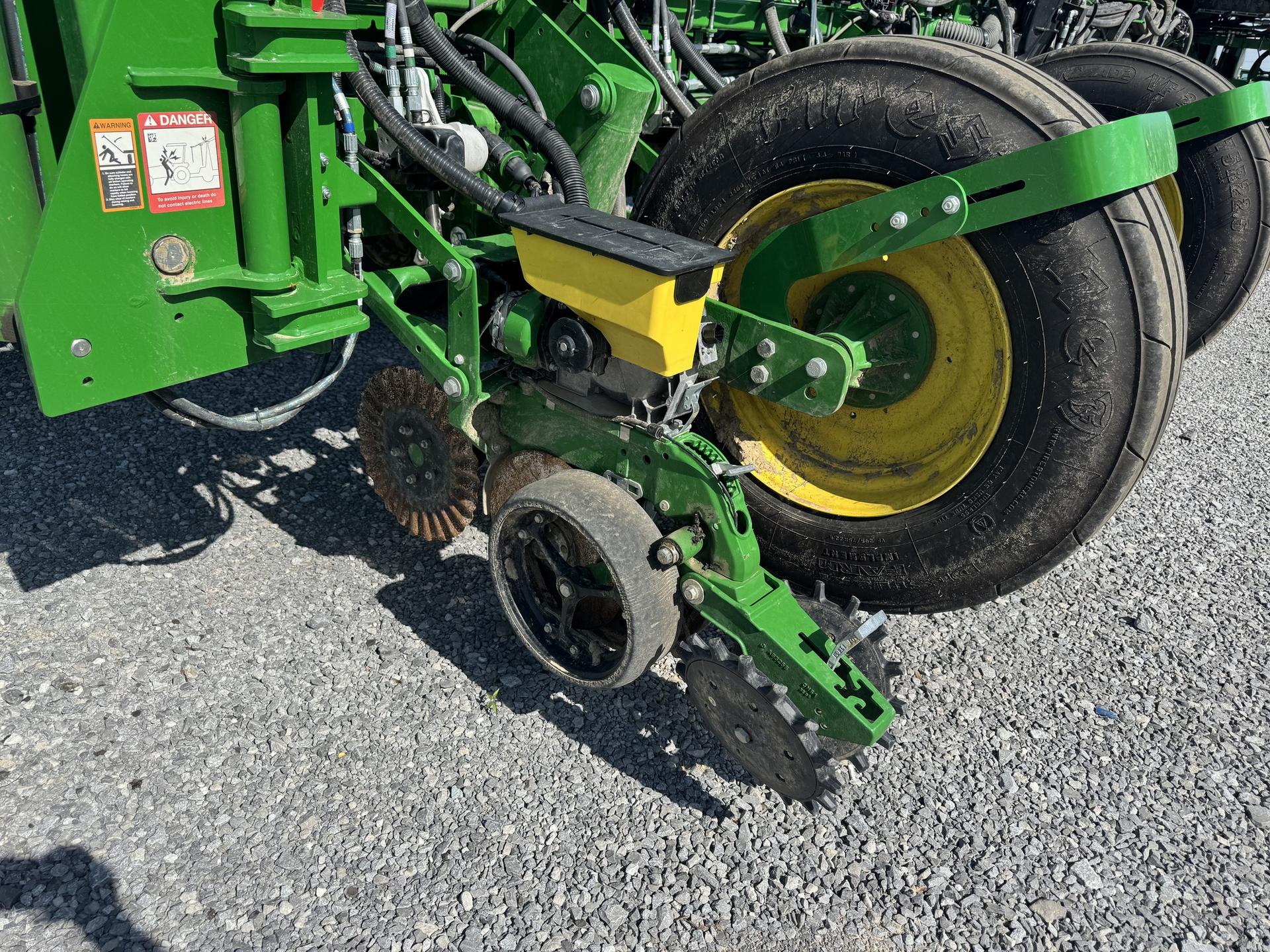 2024 John Deere 1775NT Image