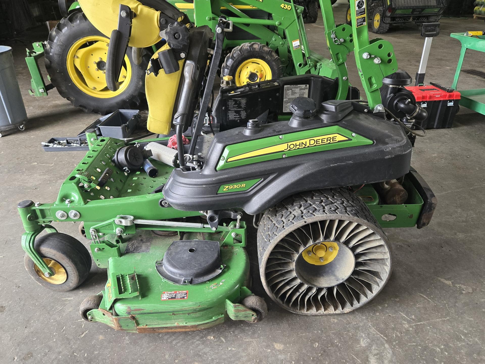 2021 John Deere Z930R Image